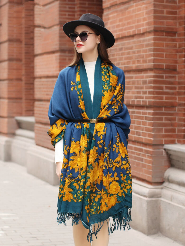 Women's Pure Wool Scarf With Cape Print - Image 4