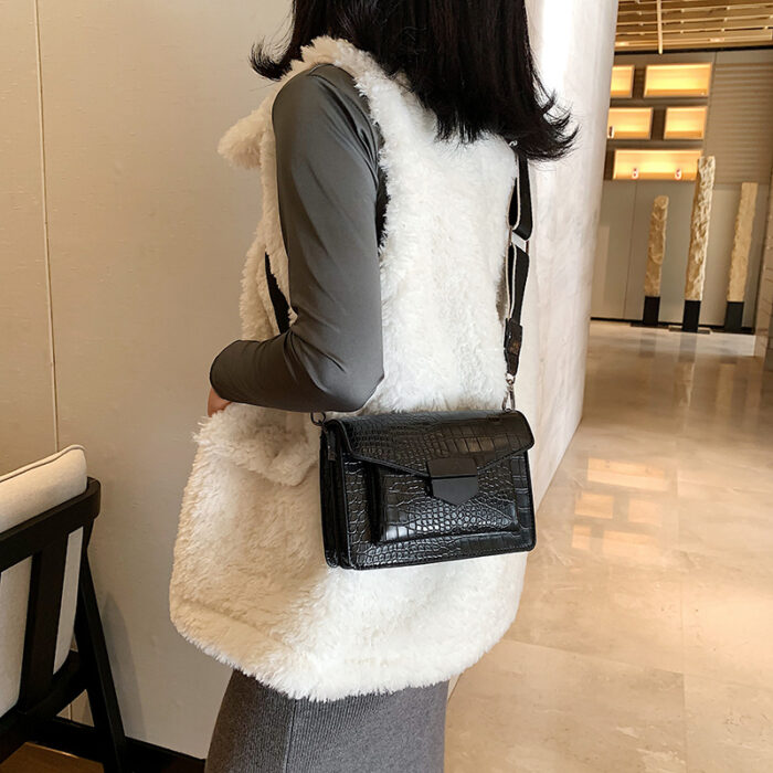 Premium Vintage Crossbody Bag - Image 9