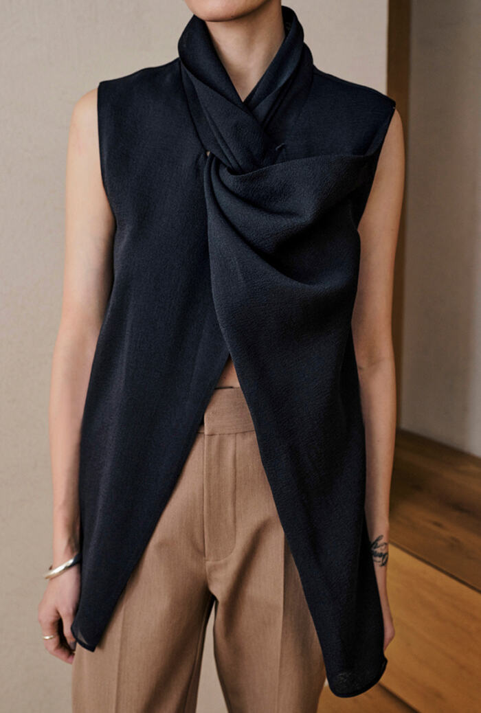 Ladies 3D Vintage Stacked Collar Front Slit Asymmetric Top - Image 2